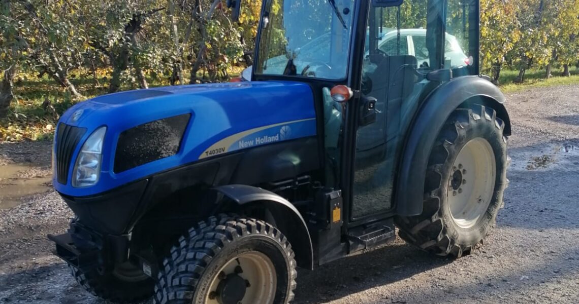 new-holland-t4030v-1