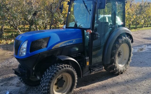 new-holland-t4030v-1