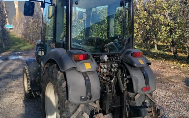 new-holland-t4030v-2