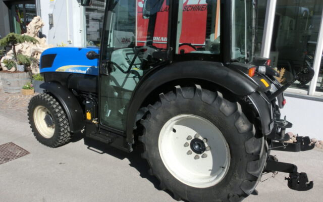 new-holland-t4030-2