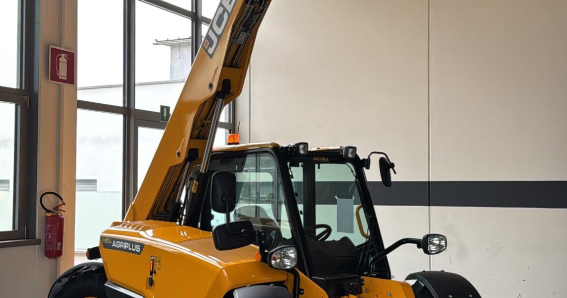 jcb-5260-agriplus-t5-1